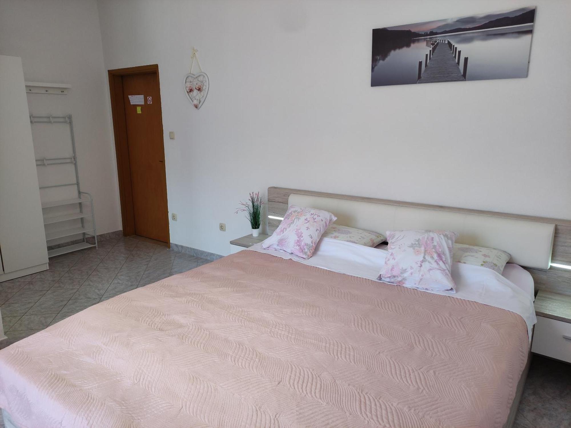 Jurandvor 7A Lovric Appartement Baška Buitenkant foto